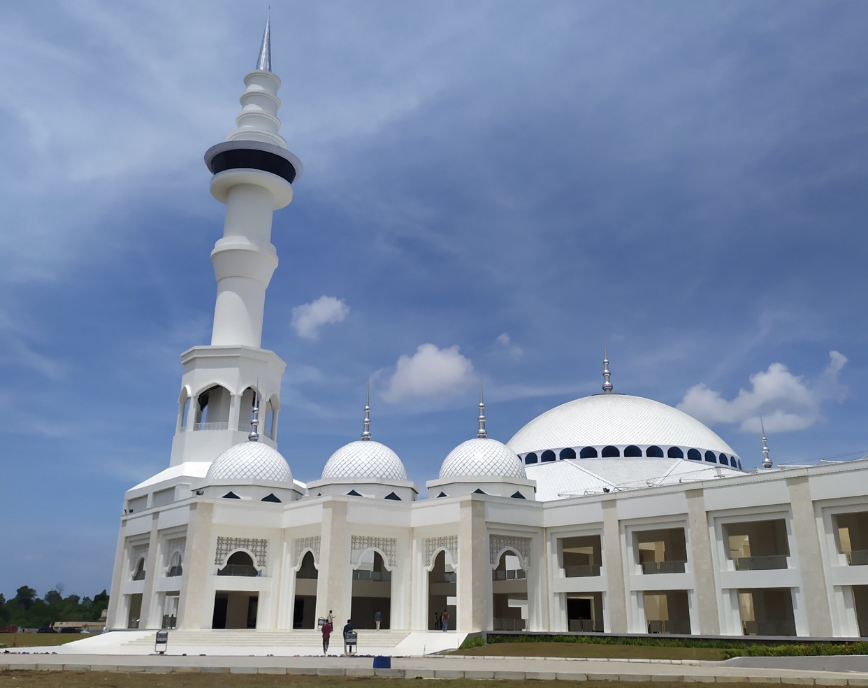 Dua Masjid Ikonik di Batam yang  Wajib Dikunjungi