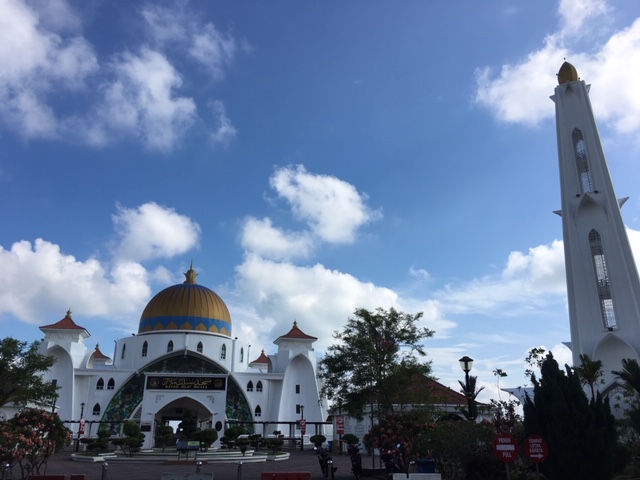 6 Fakta Menarik dari Masjid Terapung Melaka yang Indah dan Memukau
