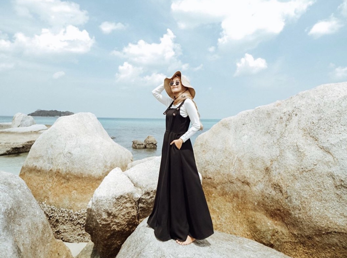 Inspirasi Outfit Liburan ke Pantai dari 7 Selebgram